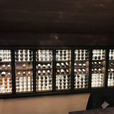 Cave à vin en laiton patinée - Chalet privé - Courchevel France