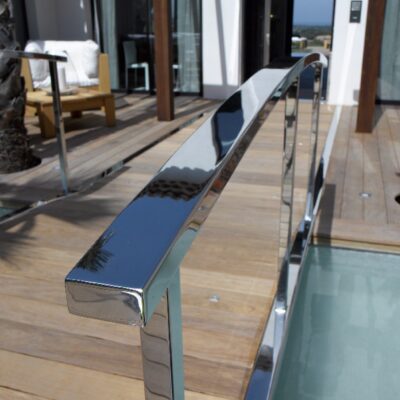 Main courante cintrée inox poli miroir - Villa privée - Ramatuelle France
