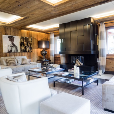 Habillage de cheminée en laiton patiné - Hôtel - Gstaad Suisse